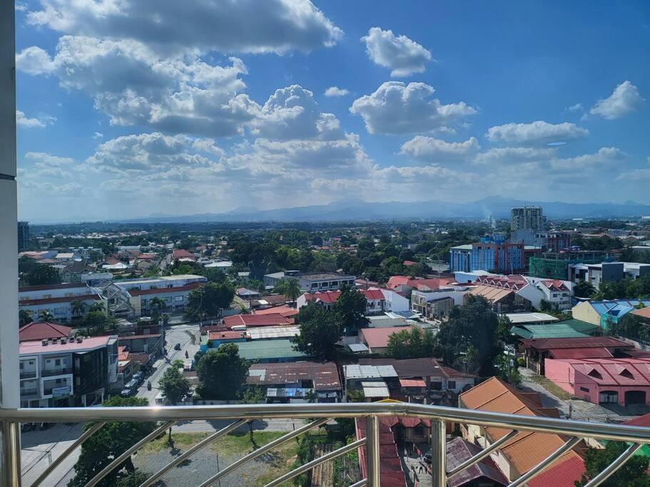 Kandi Tower 3, Premium 1Br With 2Cr & 2 Balcony. 앙헬레스 외부 사진